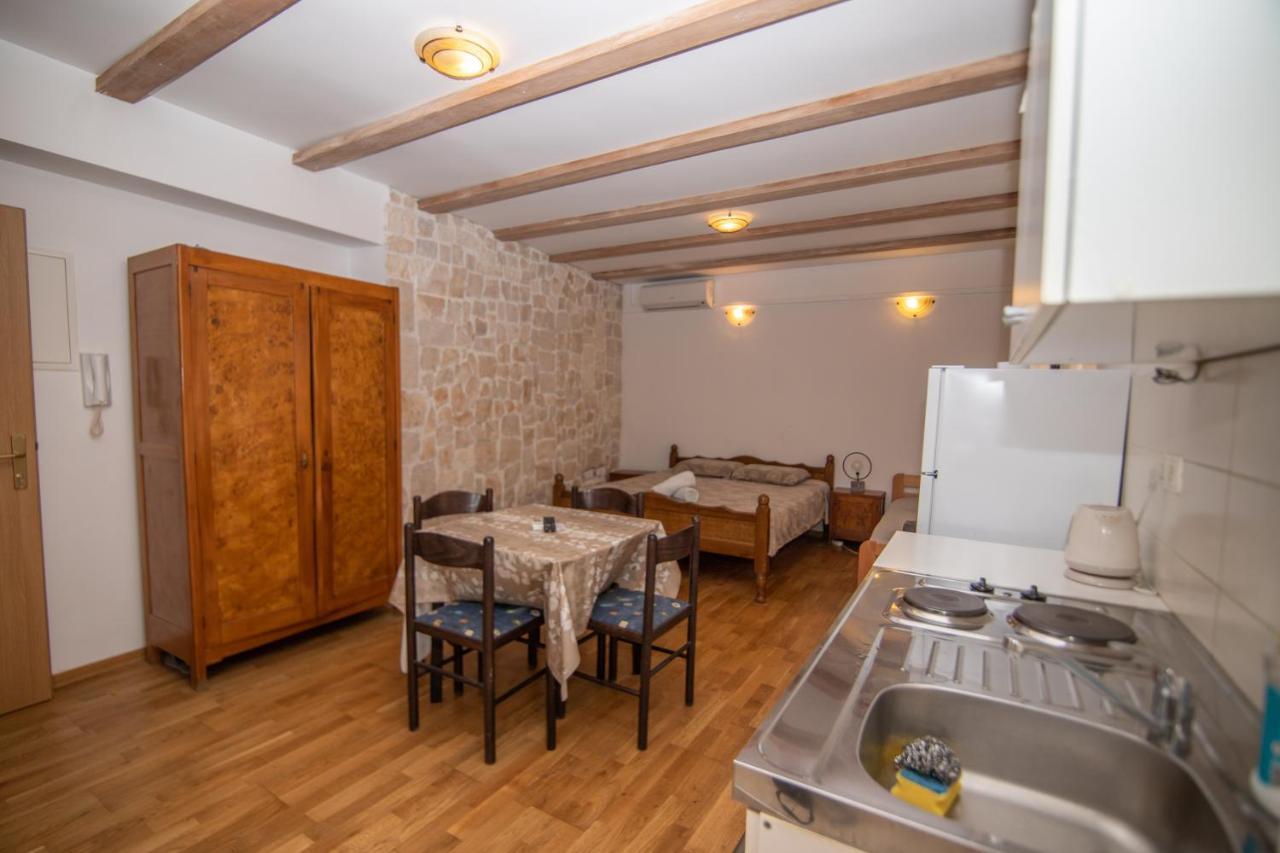 Apartments Loriana Šibenik Eksteriør billede